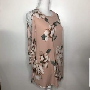 Cold shoulder top size L dusty pink floral